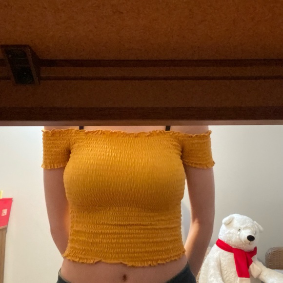 Yellow off the shoulder crop top - Picture 6 of 6